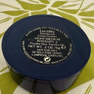 Estee Lauder Lucidity Loose Powder in Deep Blue